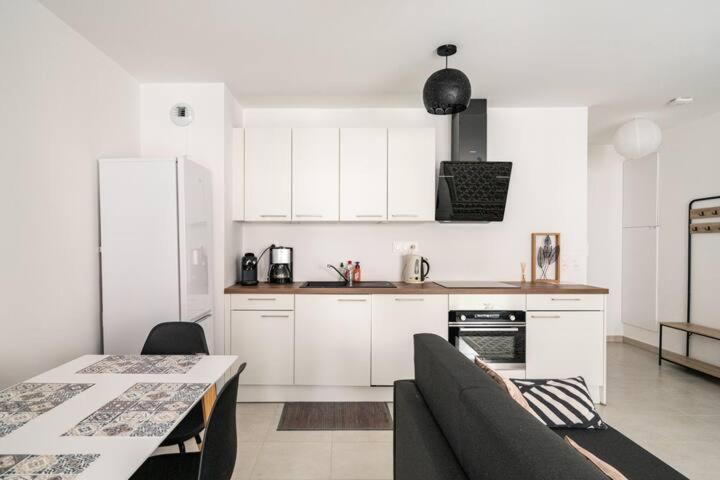 Home-Like Apartment Near Disneyland 谢西 外观 照片